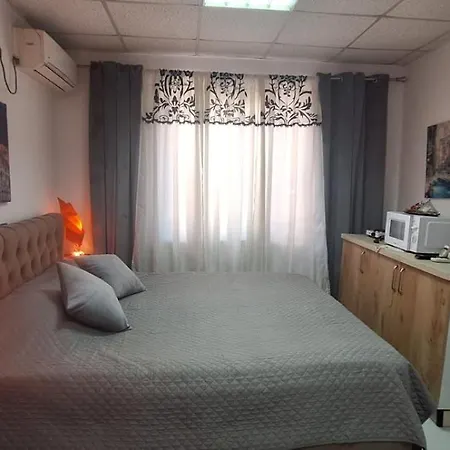 Oasis In Near Bus Station * Tirana