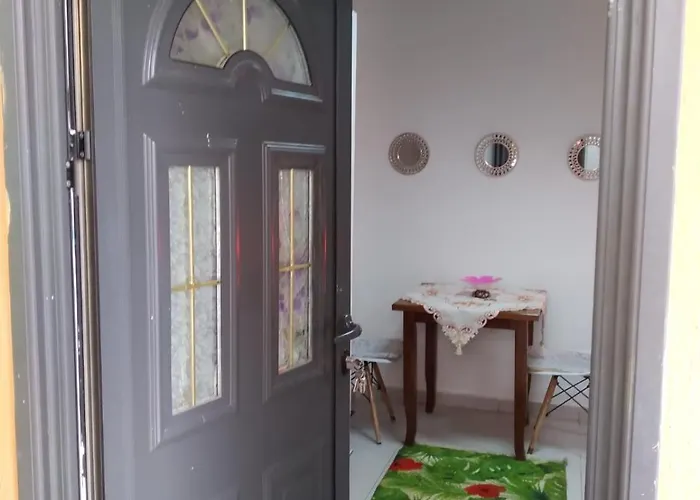 Oasis In Near Bus Station ティラナ